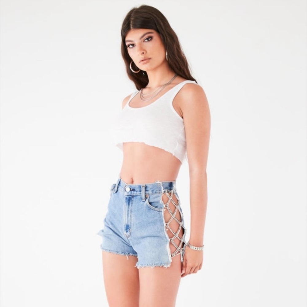 LF Furst of a Kind Vintage Upcycled Levi’s Criss Cross Side Chain Shorts 24-26 - Picture 2 of 14